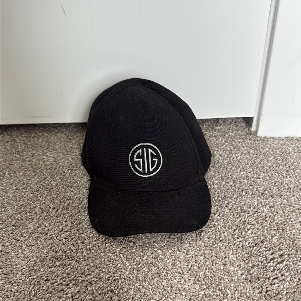 Black Baseball Cap